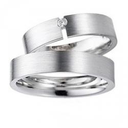Купить Обручальные кольца с бриллиантом